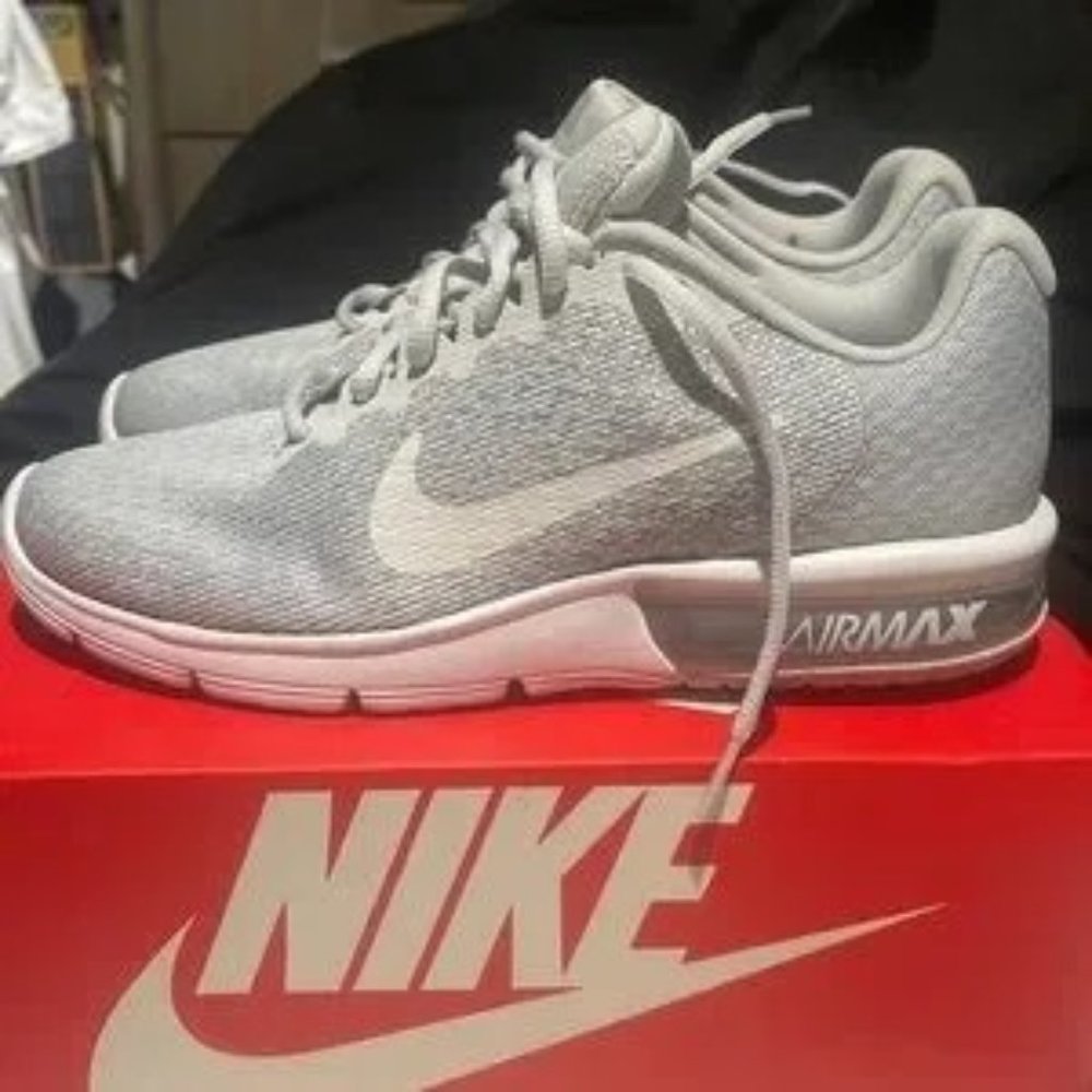 Air Max  Nike wmens White Silver Sequent 2 8.5